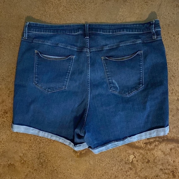 UNIVERSAL‎ Thread plus high rise midi distressed dark wash jean shorts - Picture 7 of 8